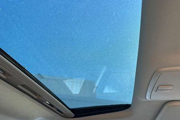 2017 Holden Commodore SS V Redline VF Series II thumb-36