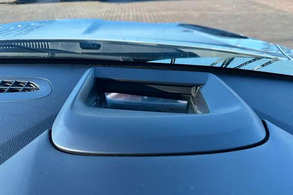 2017 Holden Commodore SS V Redline VF Series II thumb-38