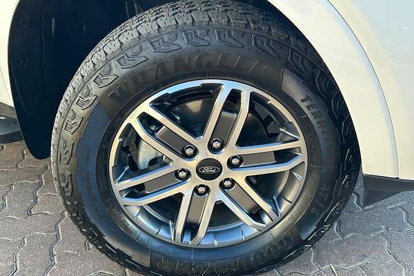 2025 Ford Everest Trend 2.0L thumb-2