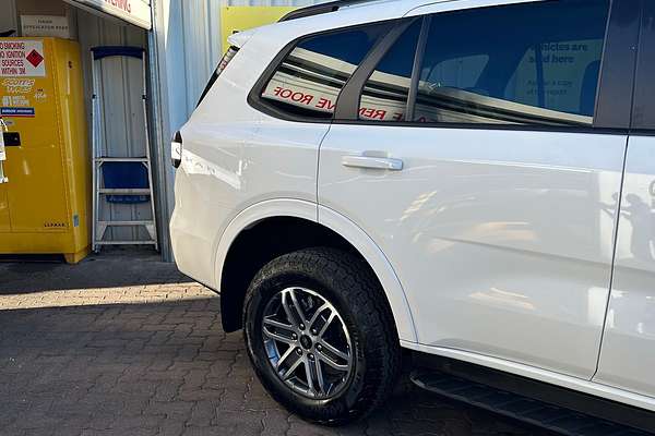 2025 Ford Everest Trend 2.0L thumb-5