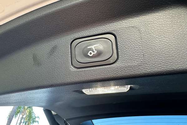 2025 Ford Everest Trend 2.0L thumb-16