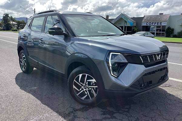 2025 Mahindra XUV3XO AX5L