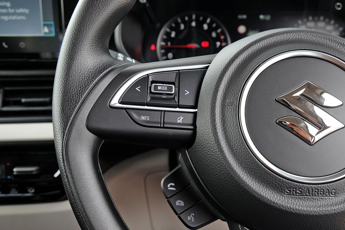 2025 Suzuki Swift Hybrid UZ