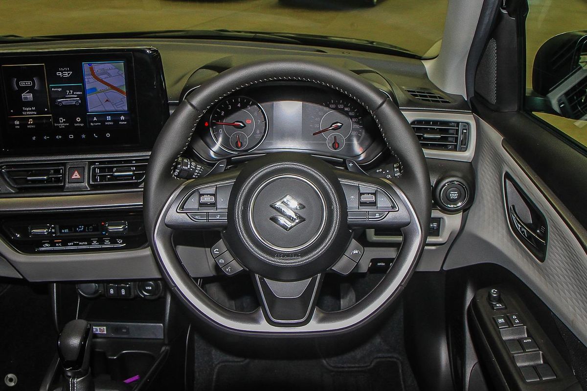 2025 Suzuki Swift Hybrid GLX UZ