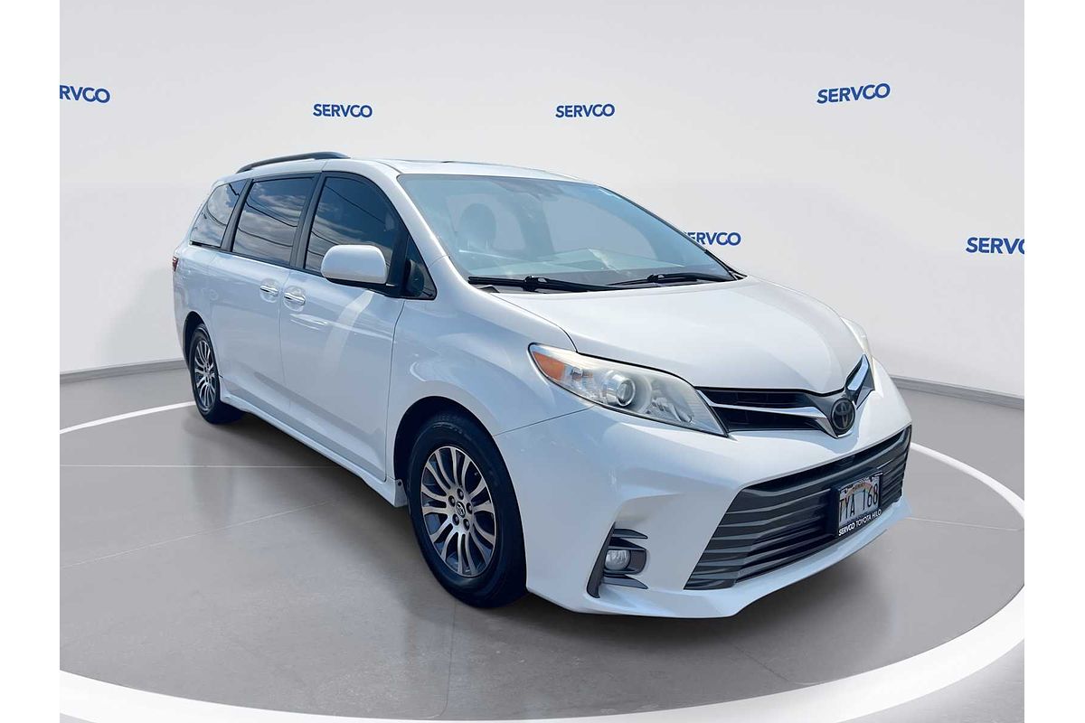 2020 Toyota SIENNA XLE