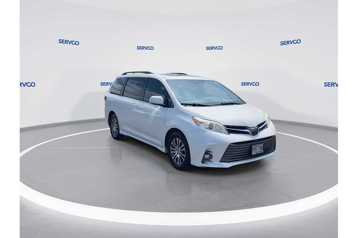2020 Toyota SIENNA XLE