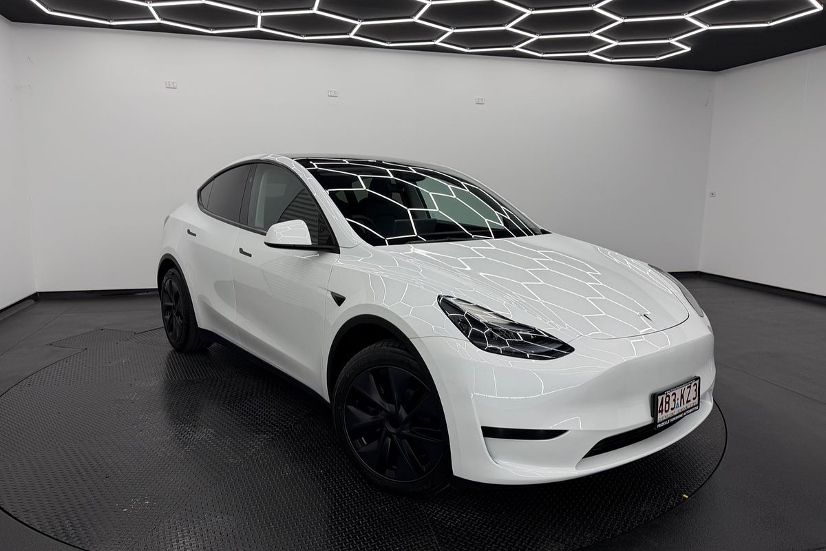 2024 Tesla Model Y Rear-Wheel Drive