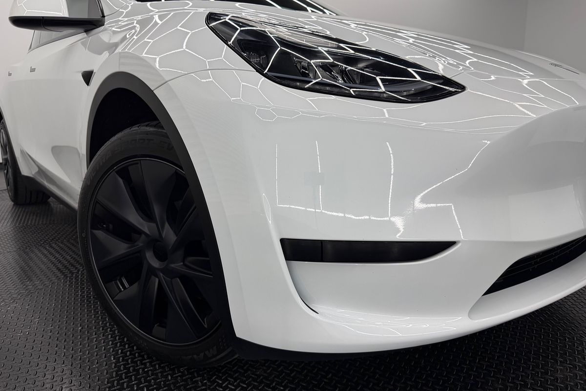 2024 Tesla Model Y Rear-Wheel Drive