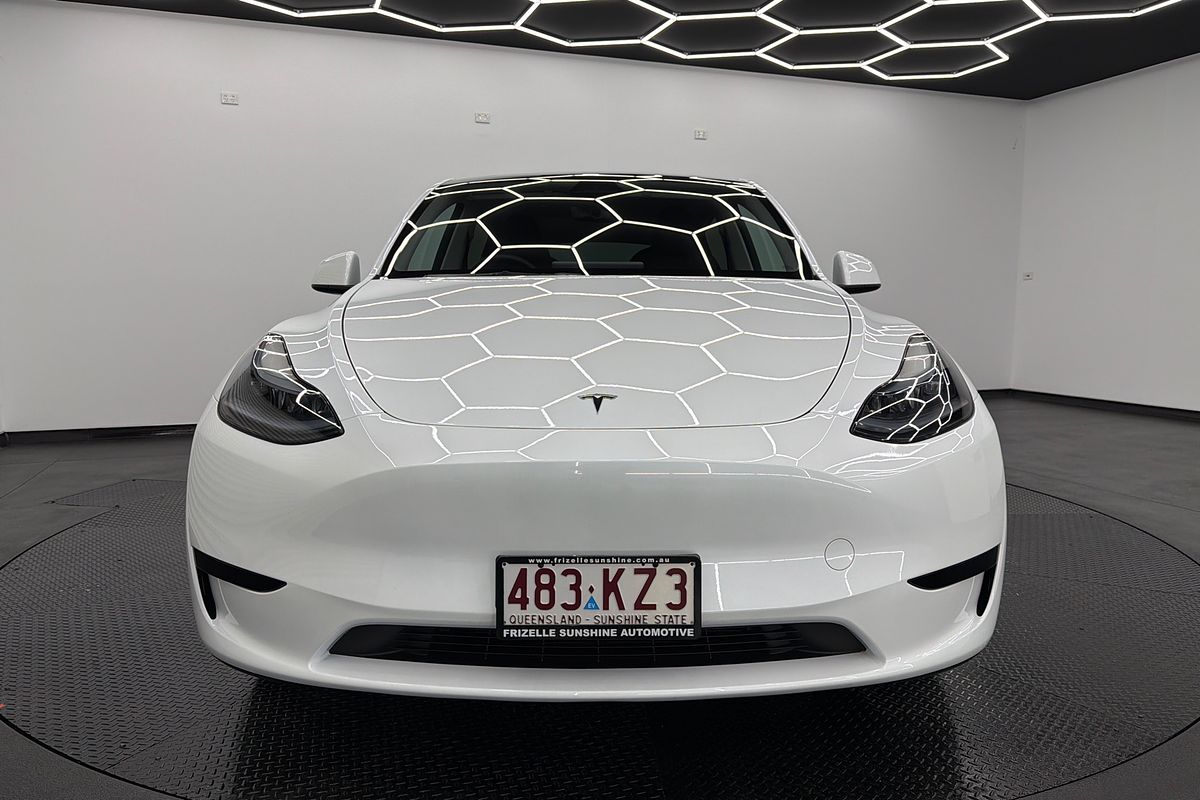 2024 Tesla Model Y Rear-Wheel Drive