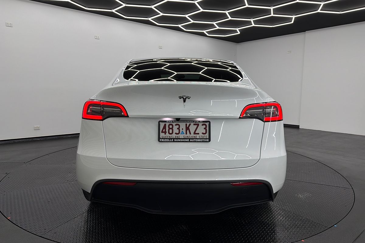 2024 Tesla Model Y Rear-Wheel Drive