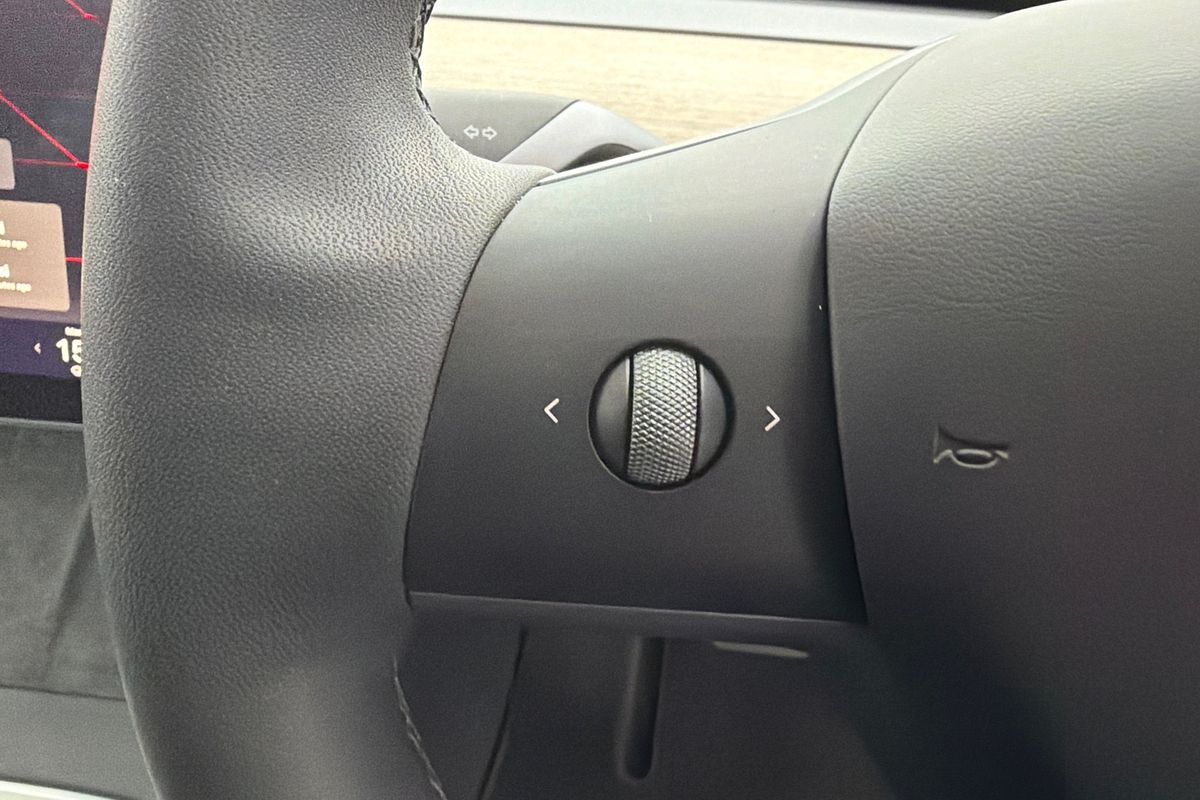 2024 Tesla Model Y Rear-Wheel Drive