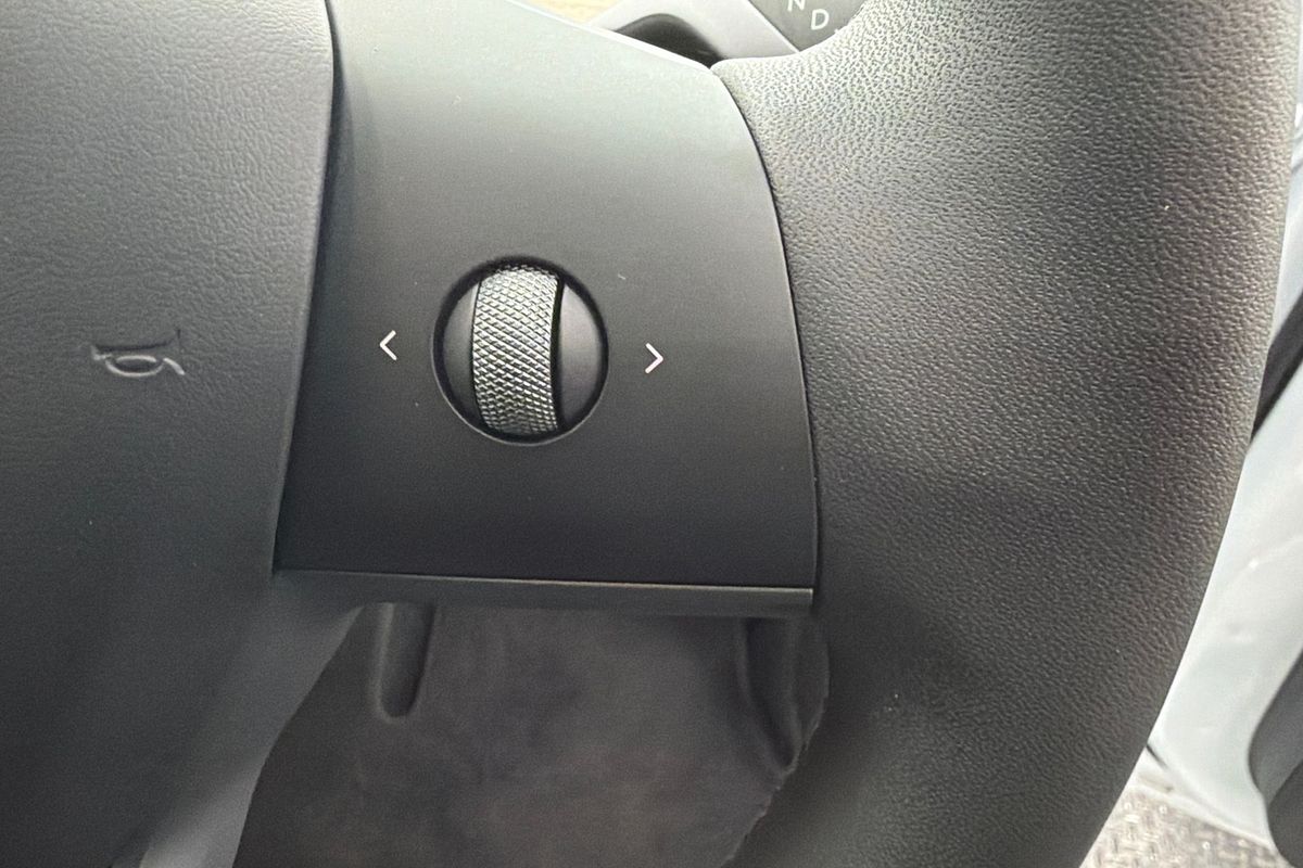 2024 Tesla Model Y Rear-Wheel Drive