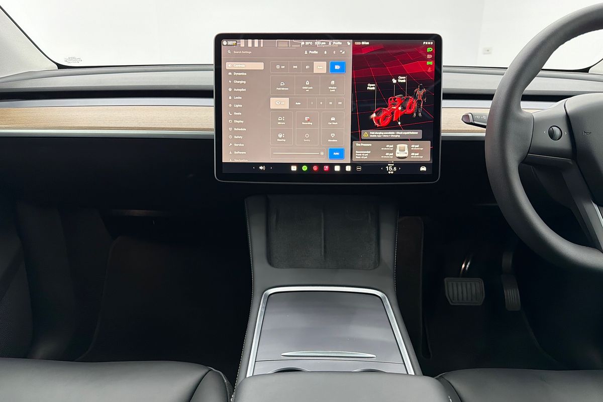 2024 Tesla Model Y Rear-Wheel Drive