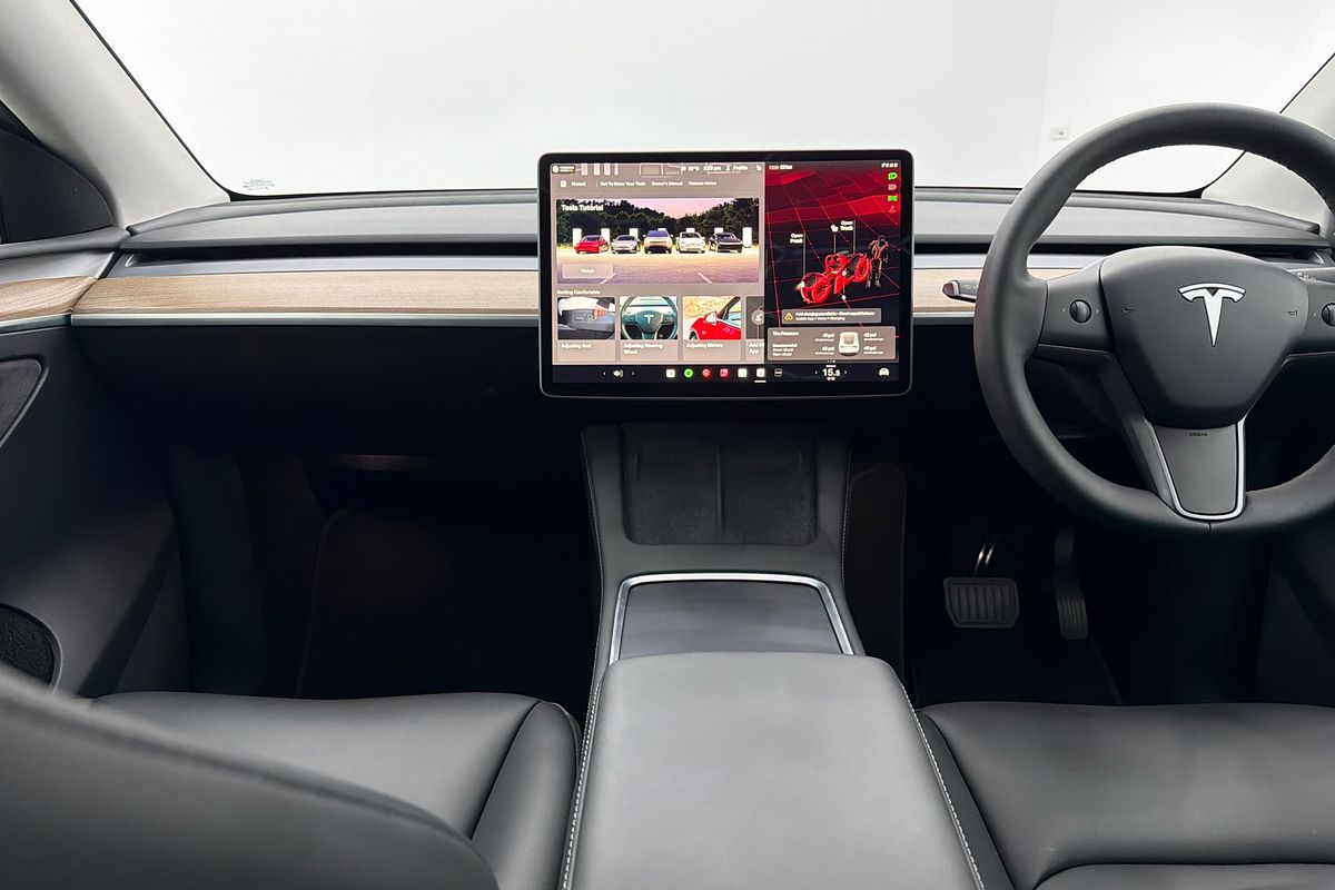 2024 Tesla Model Y Rear-Wheel Drive