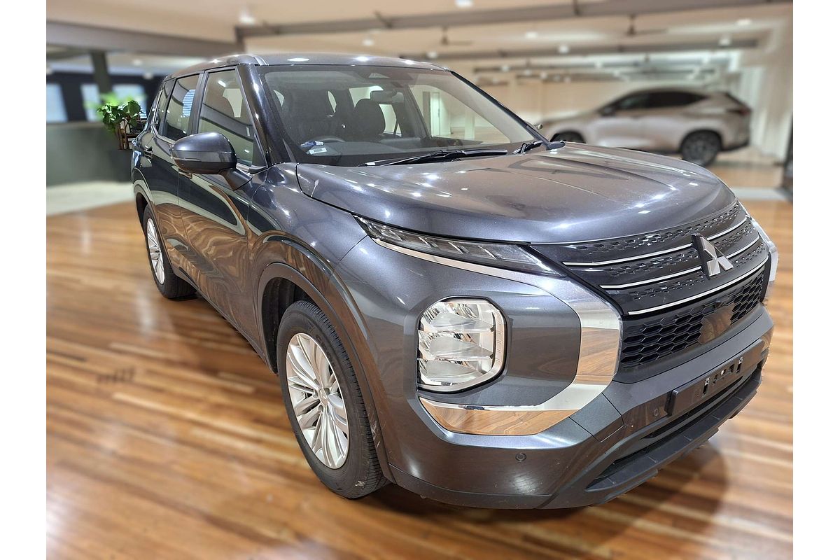 2024 Mitsubishi Outlander ES ZM