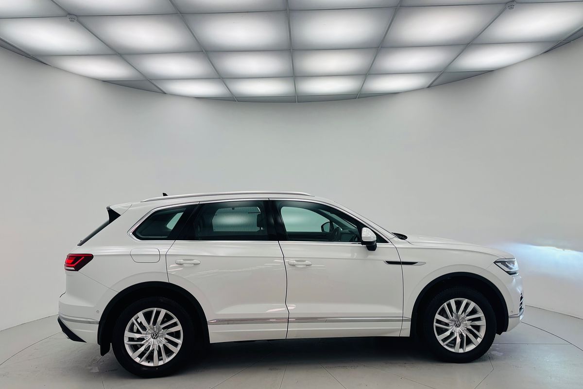 2021 Volkswagen Touareg 210TDI R-Line CR