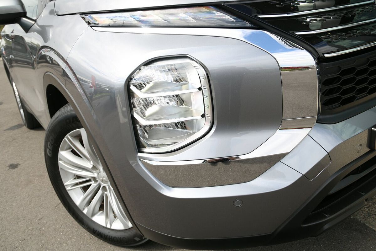 2023 Mitsubishi Outlander ES ZM