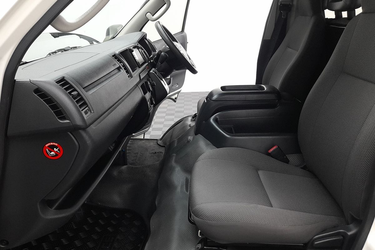 2017 Toyota Hiace Commuter KDH223R ELWB High Roof