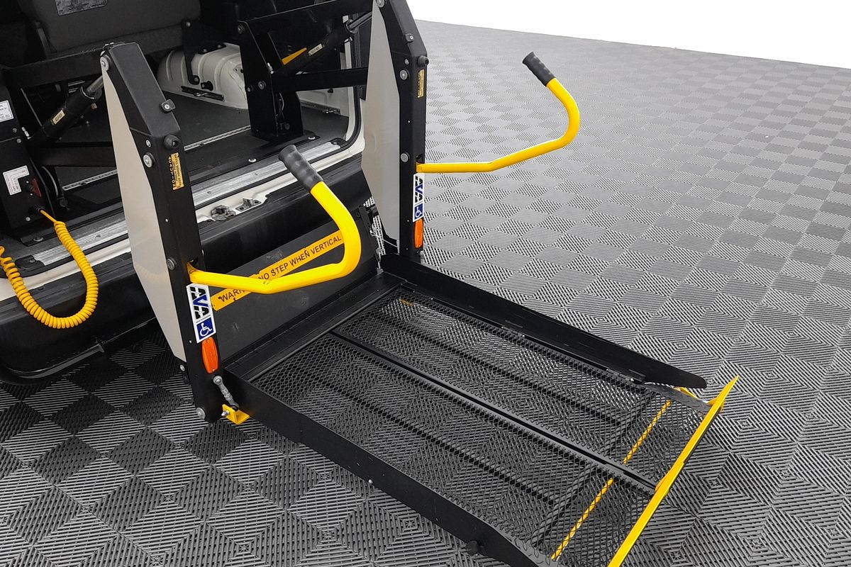 2017 Toyota Hiace Commuter KDH223R ELWB High Roof