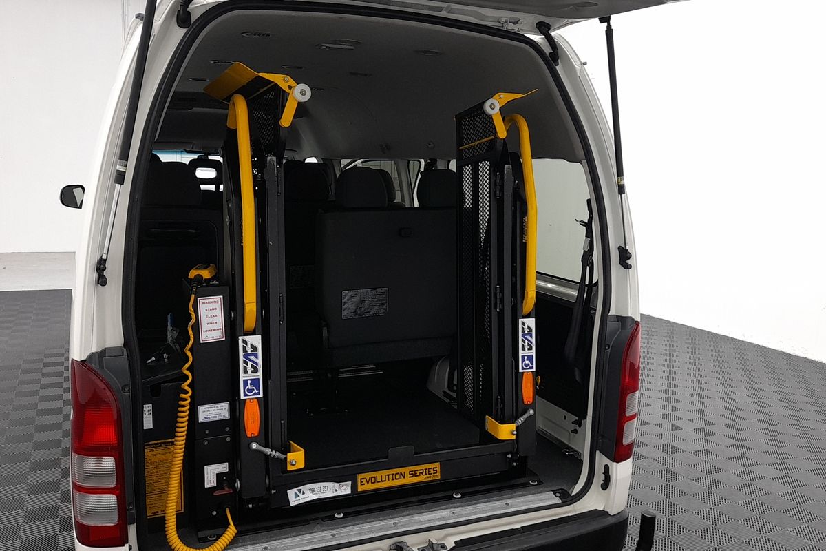 2017 Toyota Hiace Commuter KDH223R ELWB High Roof