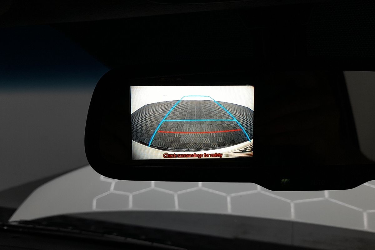 2017 Toyota Hiace Commuter KDH223R ELWB High Roof