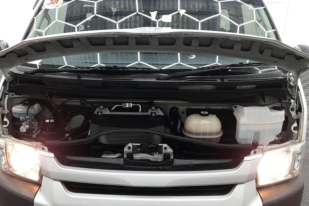 2017 Toyota Hiace Commuter KDH223R ELWB High Roof