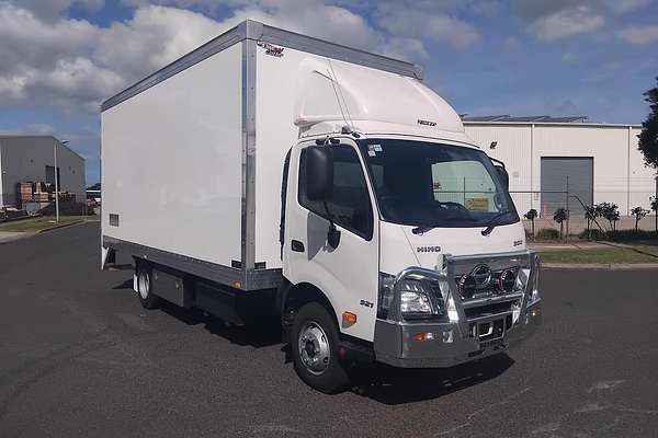 2025 Hino 921- 300 Series