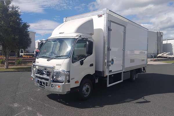 2025 Hino 921- 300 Series