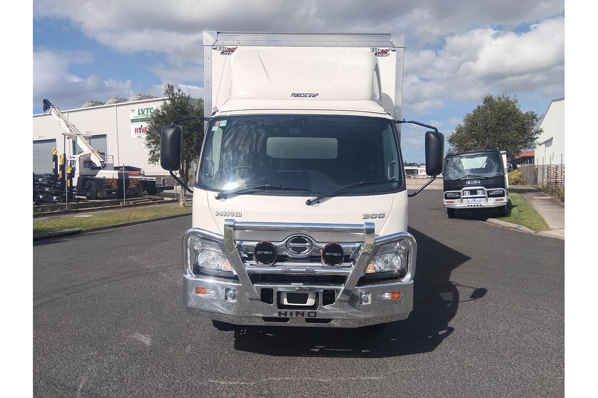 2025 Hino 921- 300 Series