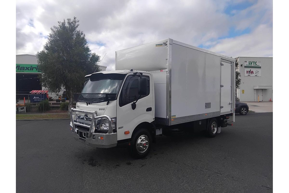 2025 Hino 921- 300 Series