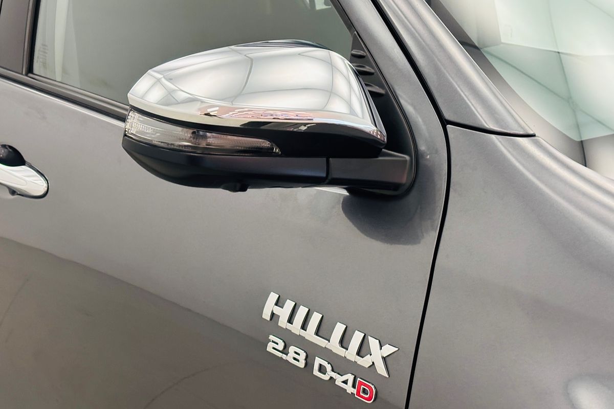 Hilux 4x4 SR5 2.8L T Diesel Automatic Double Cab 