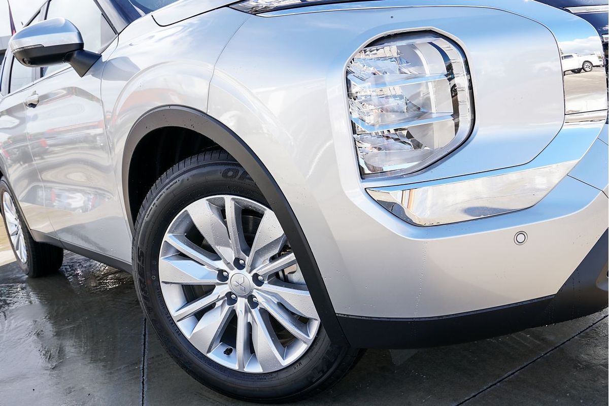 2025 Mitsubishi Outlander ES ZM