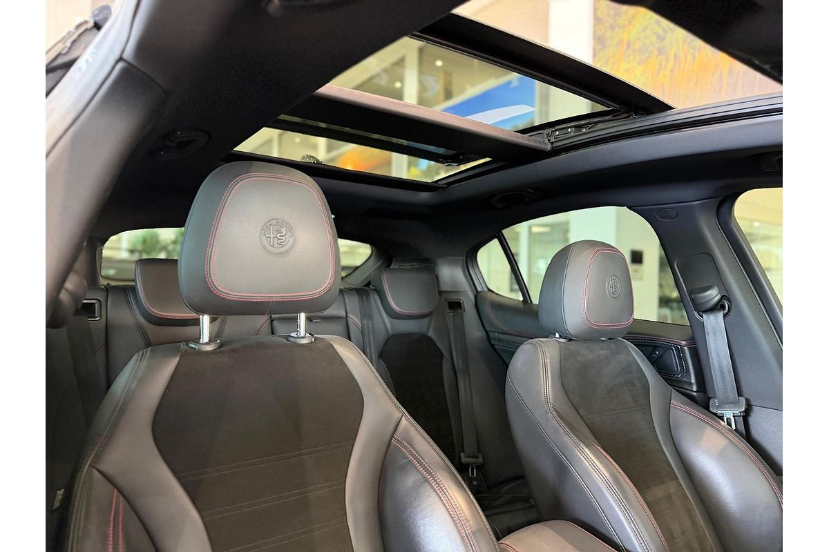 2019 Alfa Romeo Stelvio Quadrifoglio