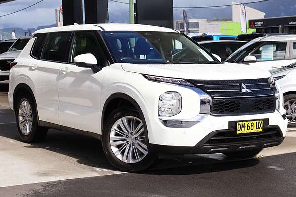 2024 Mitsubishi Outlander ES ZM