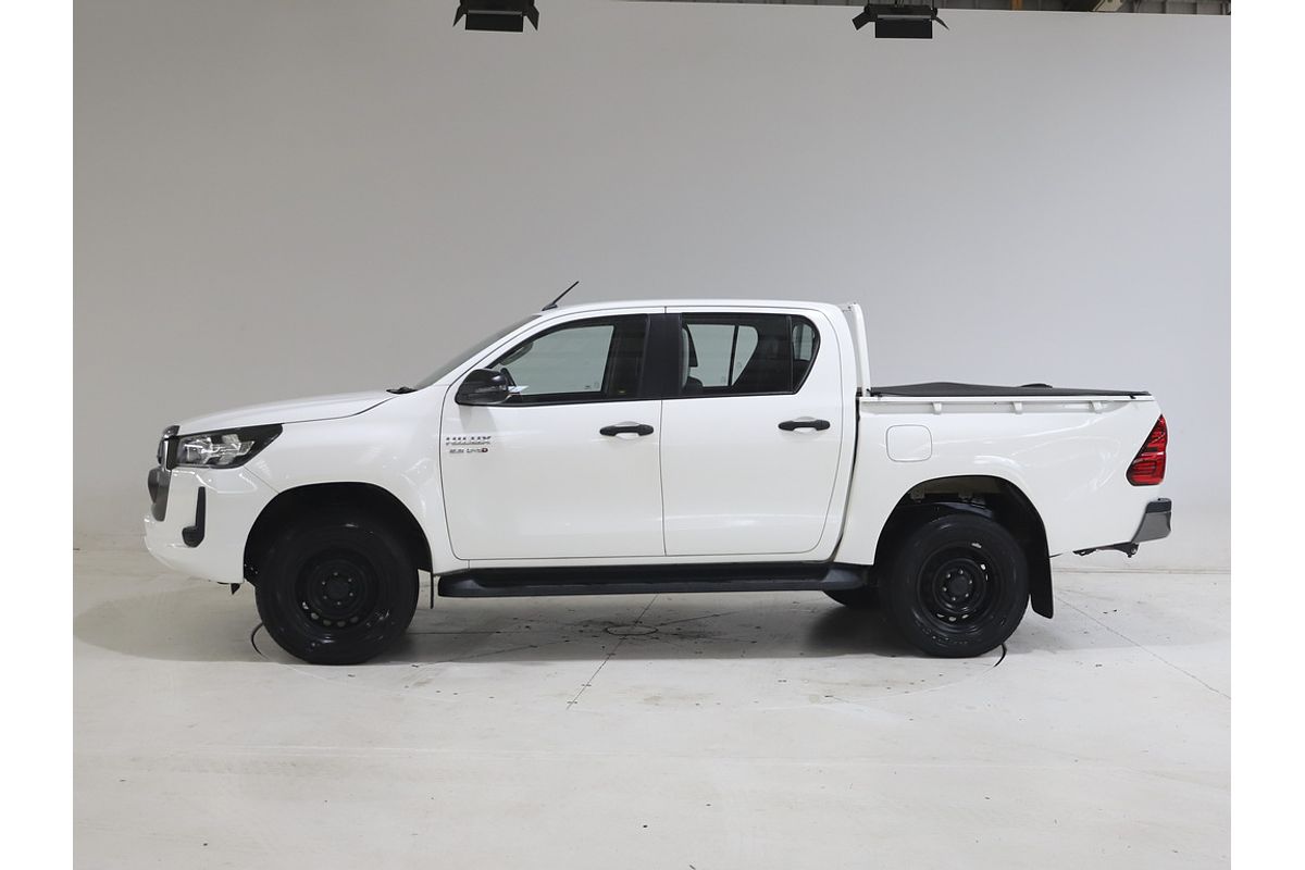Hilux 4x2 SR 2.8L T Diesel Automatic Double Cab 2L73530 001