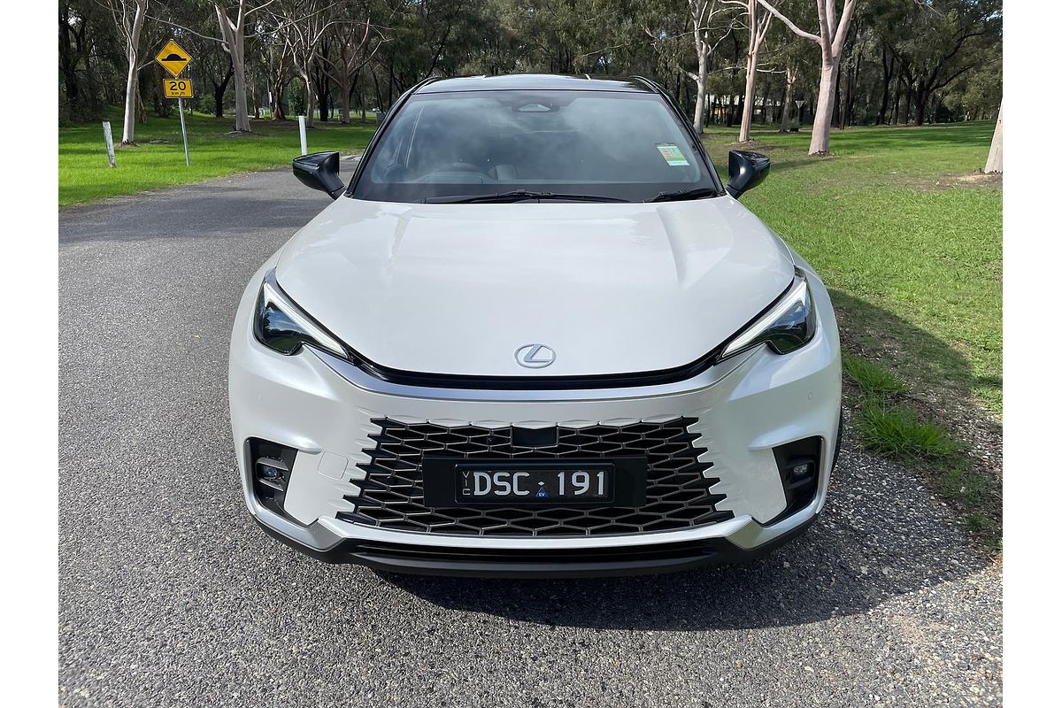 2025 Lexus LBX Luxury MAYH10R