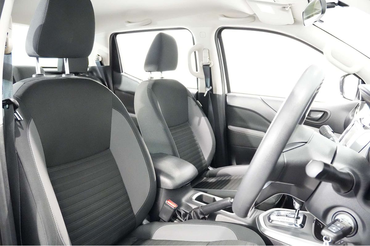 2022 Nissan Navara SL D23 Rear Wheel Drive