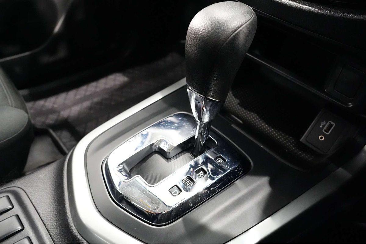 2022 Nissan Navara SL D23 Rear Wheel Drive