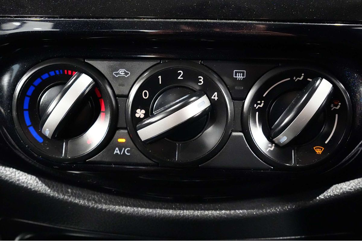 2022 Nissan Navara SL D23 Rear Wheel Drive