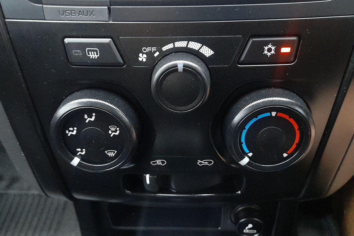 2020 Isuzu D-MAX SX High Ride  Rear Wheel Drive