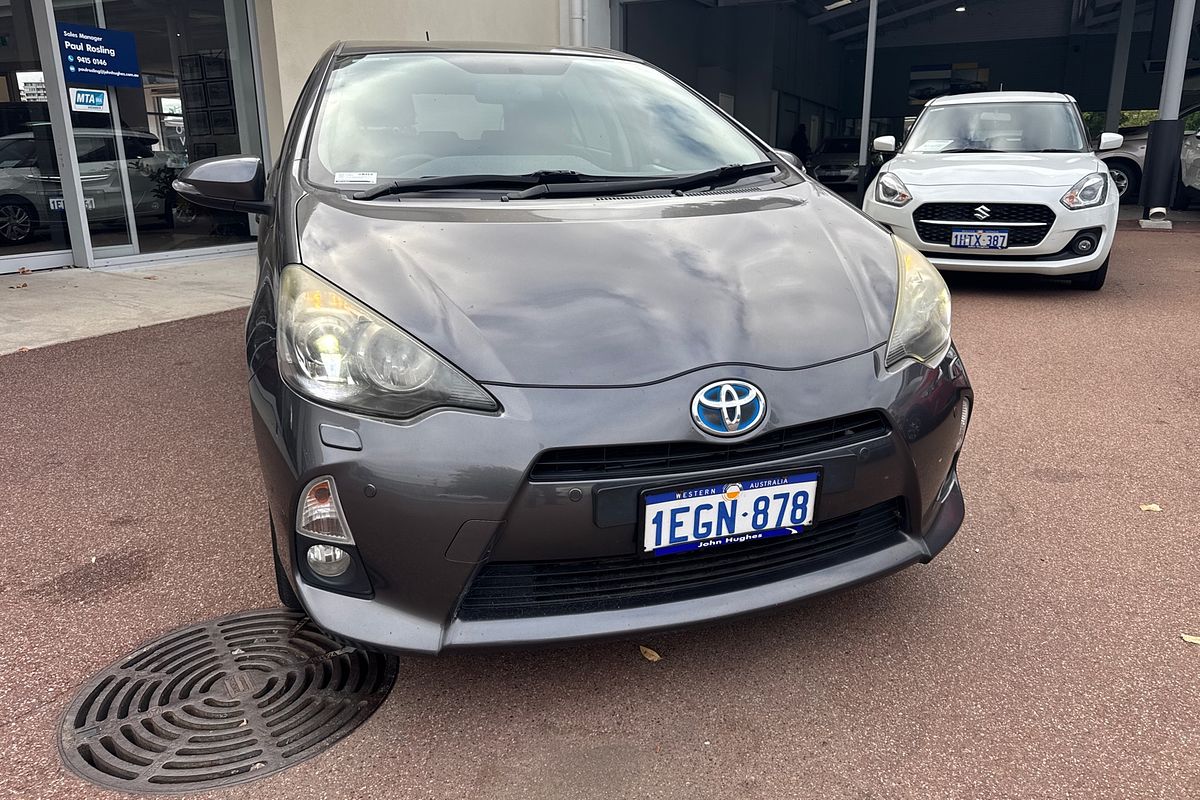 2013 Toyota Prius C i-Tech NHP10R