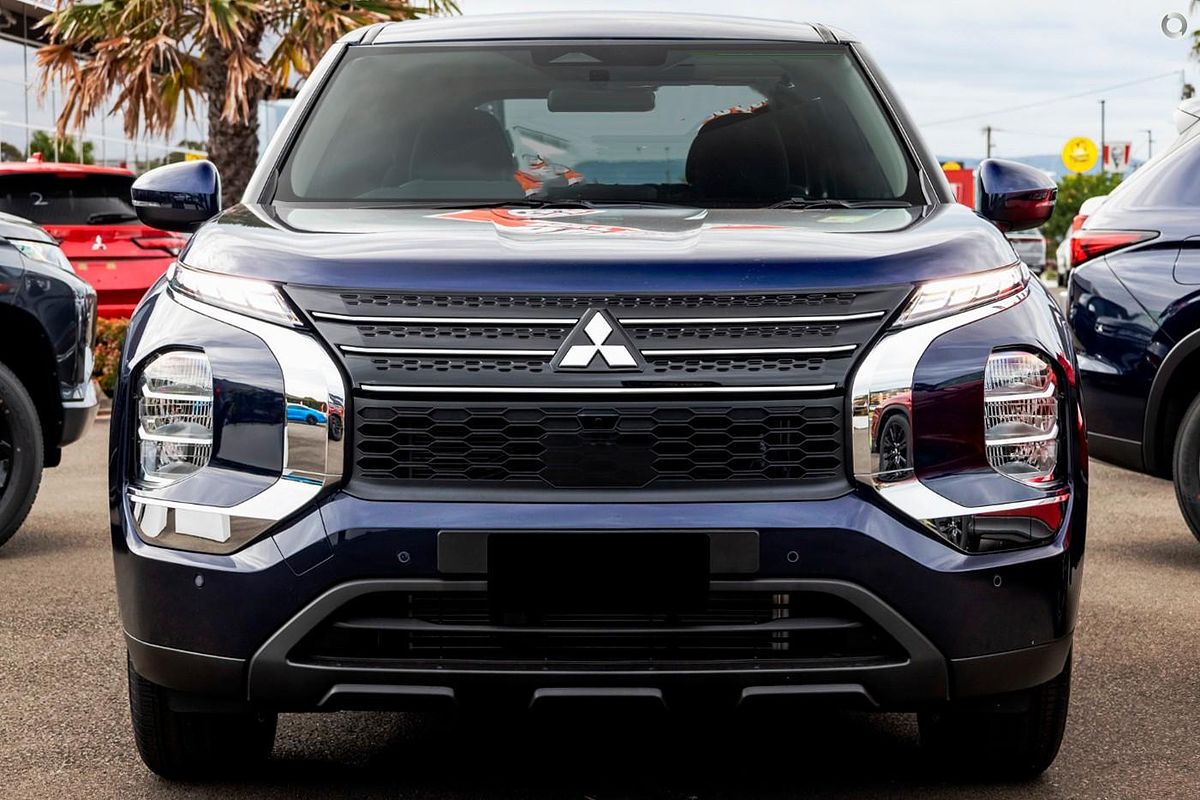 2025 Mitsubishi Outlander ES ZM