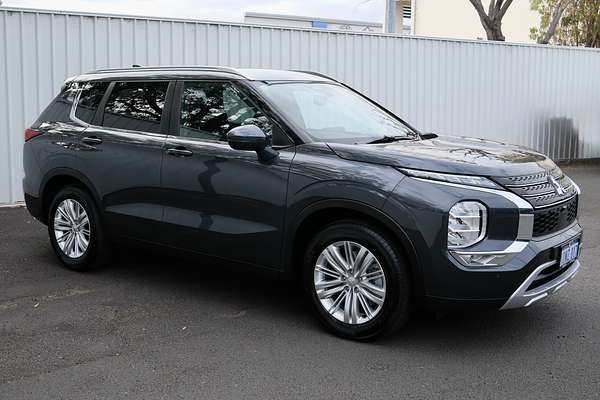 2025 Mitsubishi Outlander LS ZM