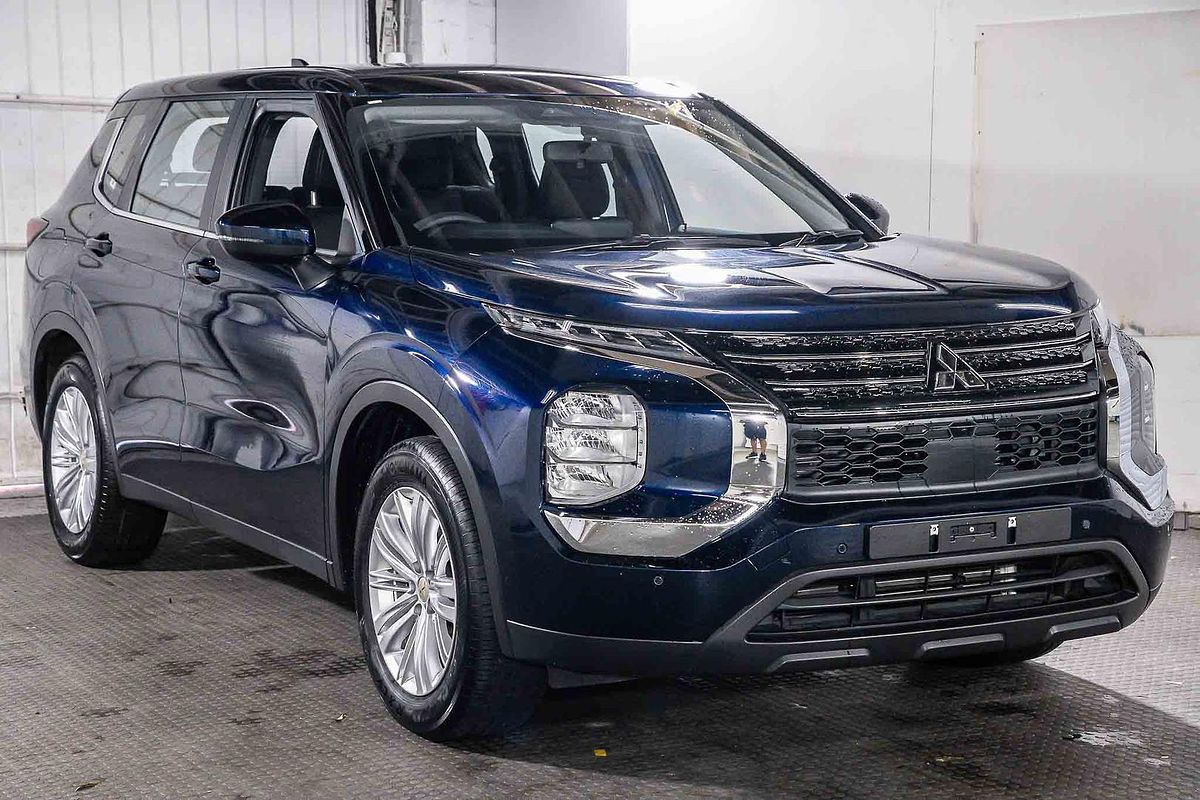 2024 Mitsubishi Outlander ES ZM