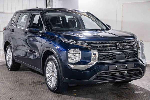 2024 Mitsubishi Outlander ES ZM