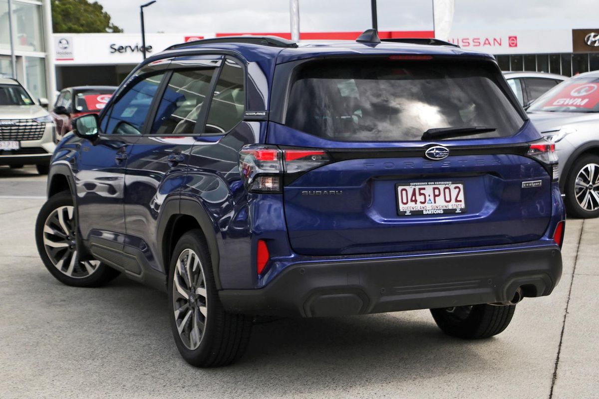 2025 Subaru Forester Hybrid Touring S6