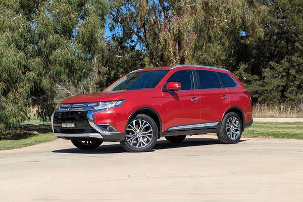 2017 Mitsubishi Outlander Exceed ZK