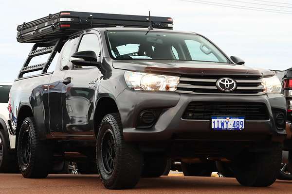 2017 Toyota Hilux SR GUN126R 4X4
