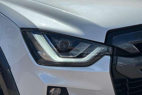 2022 Isuzu D-MAX X-TERRAIN 4X4 thumb-1