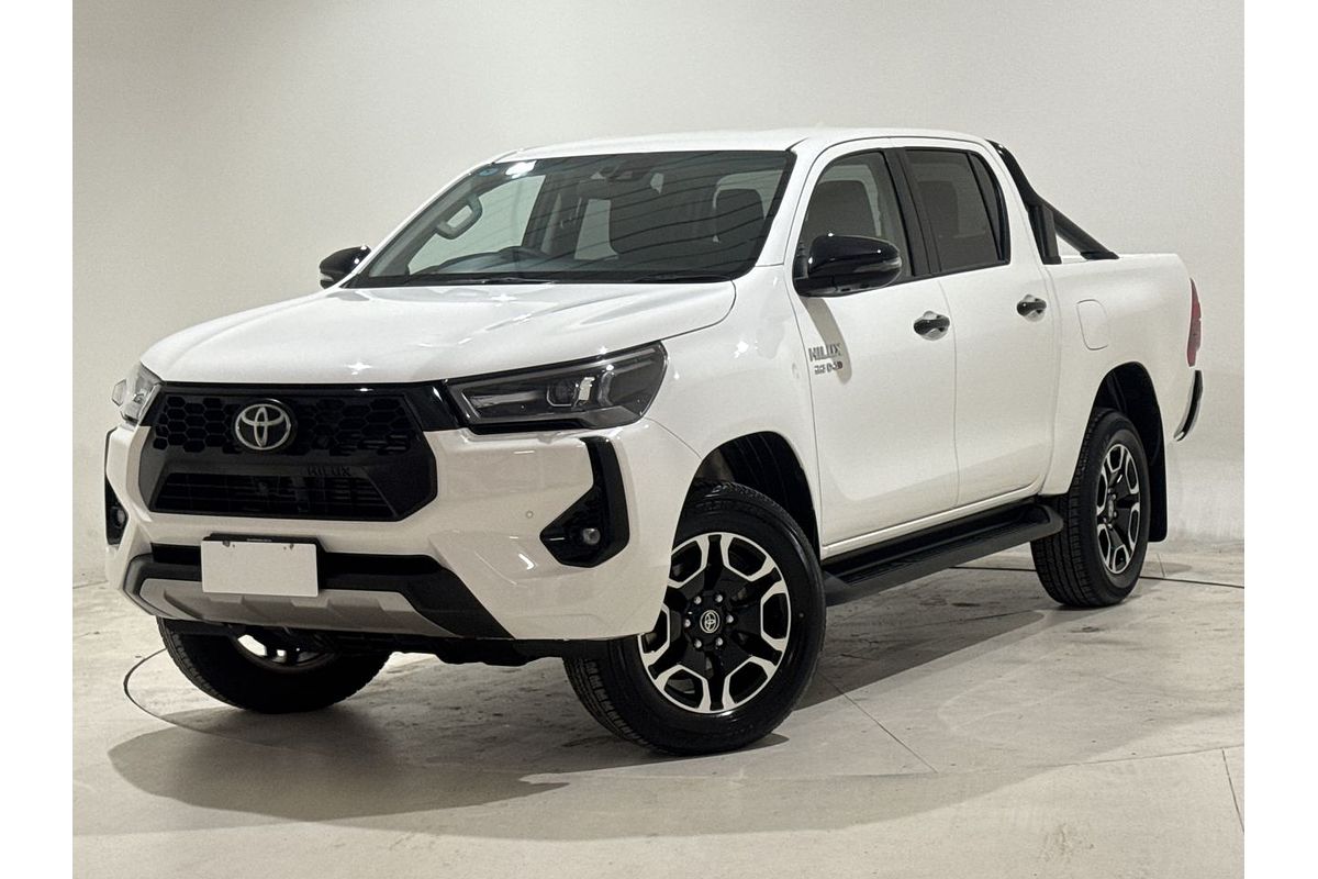 2025 Toyota Hilux SR5 48V GUN126R 4X4